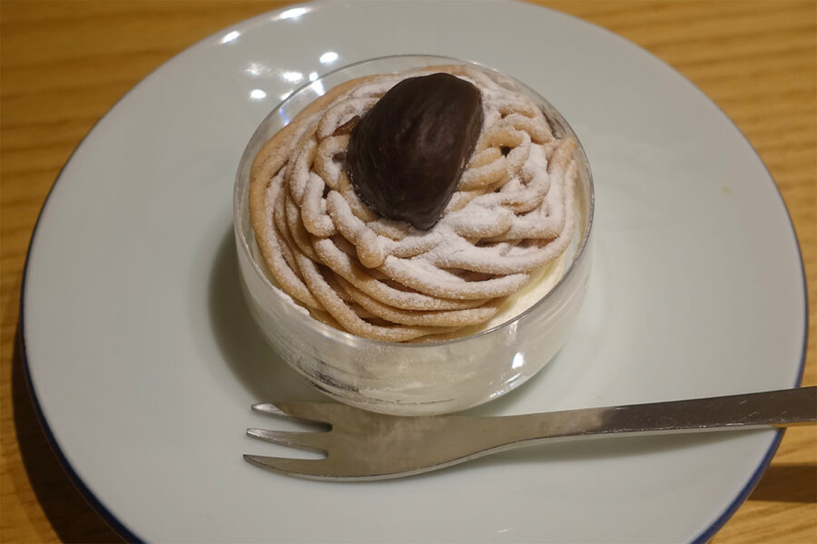 栗の風味が豊かな「あまいもんや AI」のモンブラン（580円）です
